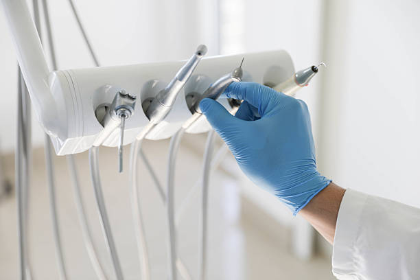 Professional Tooth Extraction technician working in Santa Clara, UT